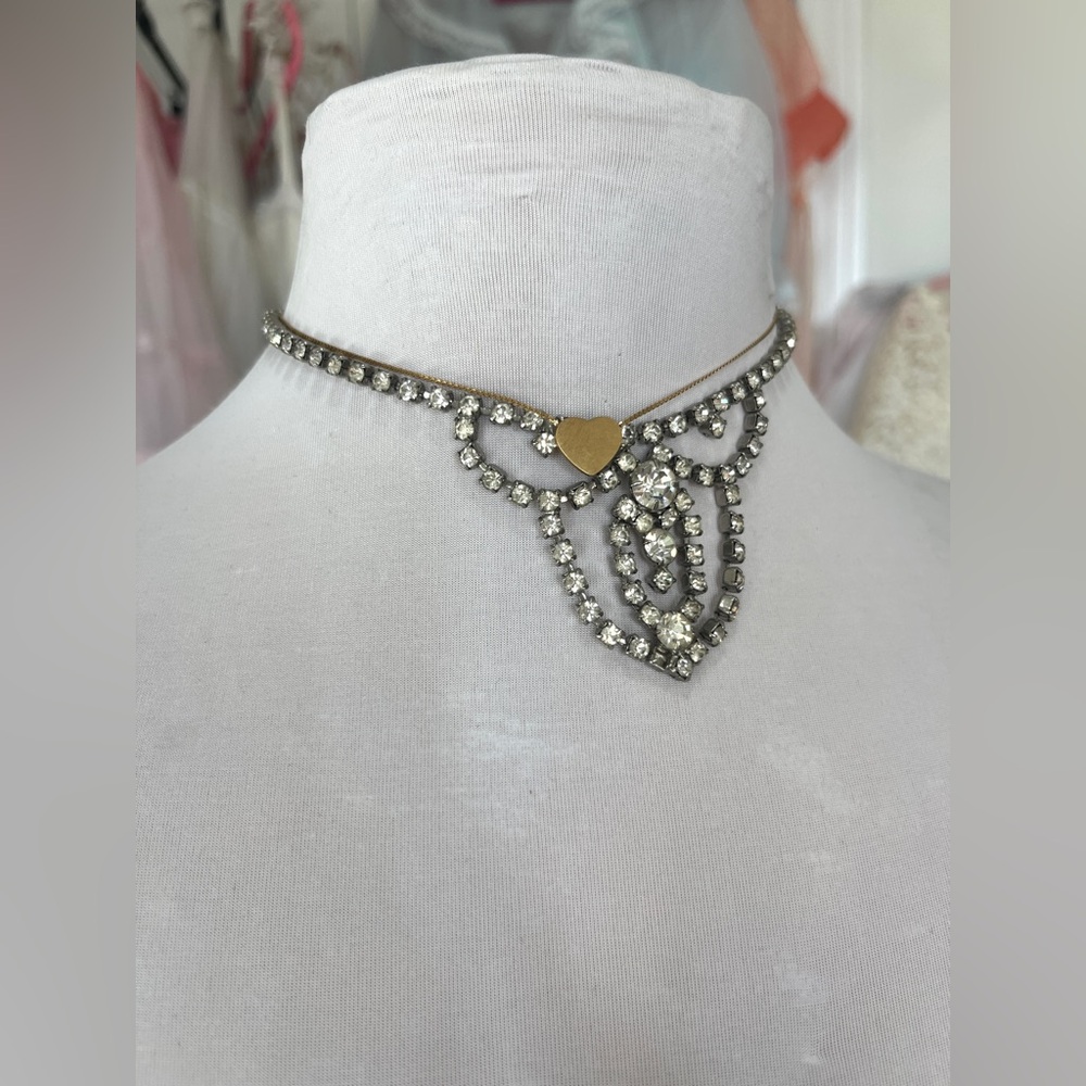 Free People 💗 vintage rhinestone princess tier choker